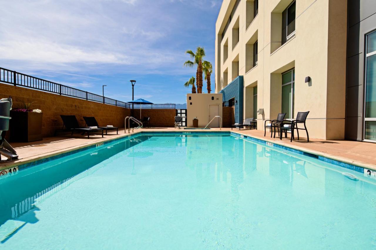 Holiday Inn Express & Suites Palm Desert - Millennium By Ihg エクステリア 写真